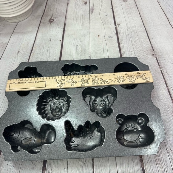 nordic ware zoo friends Animal Characters mini Cake Pan 3C. - Picture 5 of 7